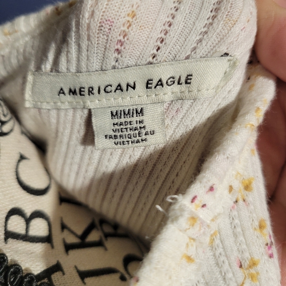 American Eagle Womens Medium Crop Top Pink Floral - Picture 3 of 4